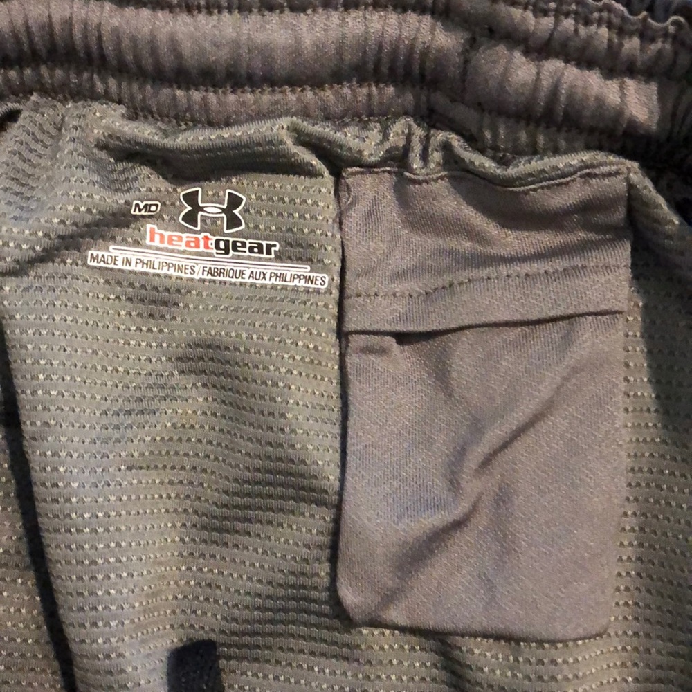Under Armour athletic shorts - Picture 3 of 3